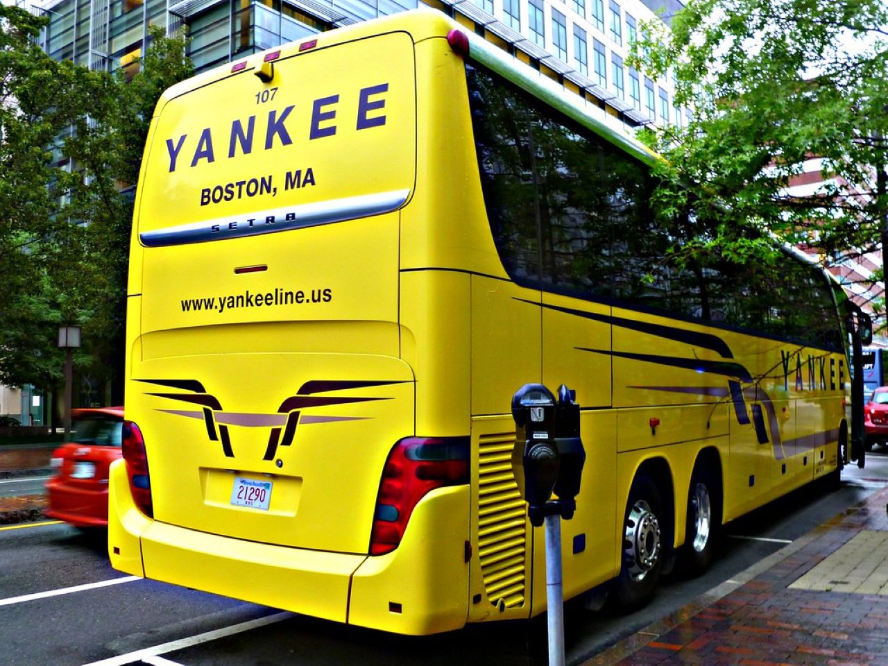 Yankee Line coach parked on a city street
