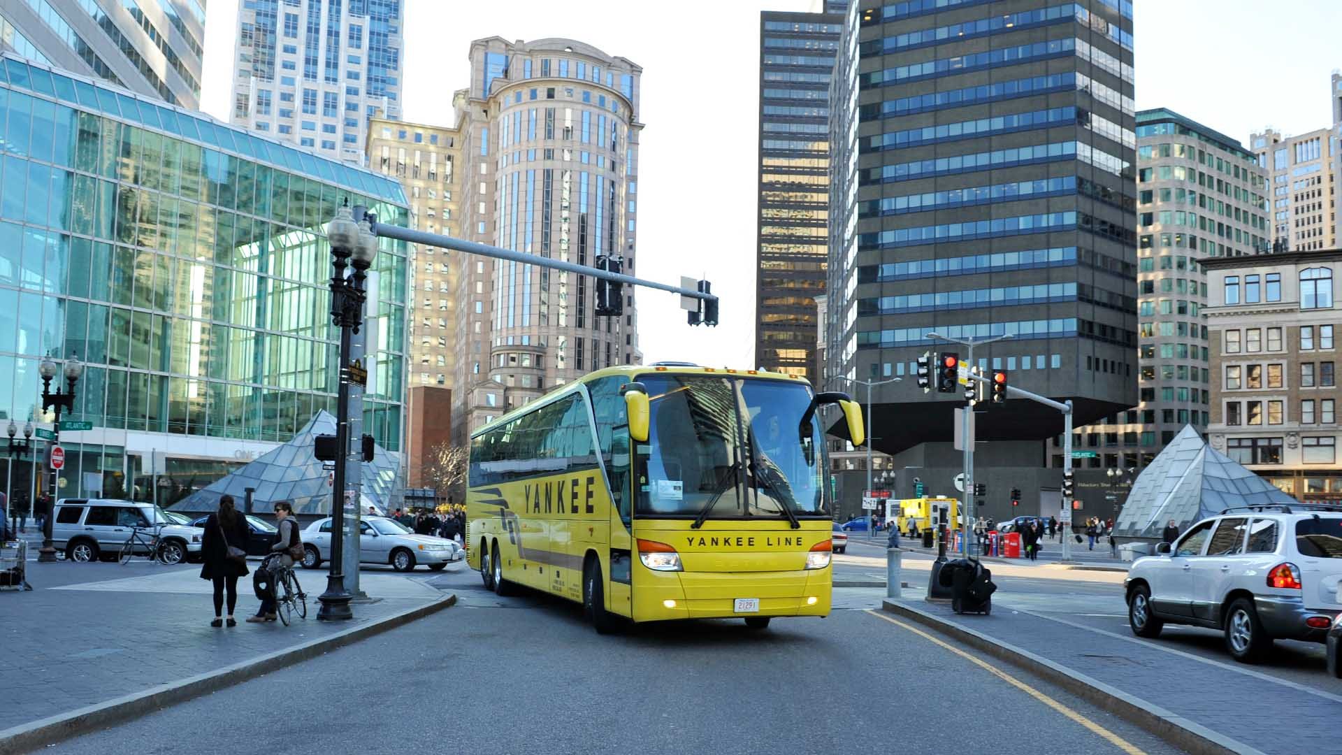 Yankee Line coach in downtown Boston